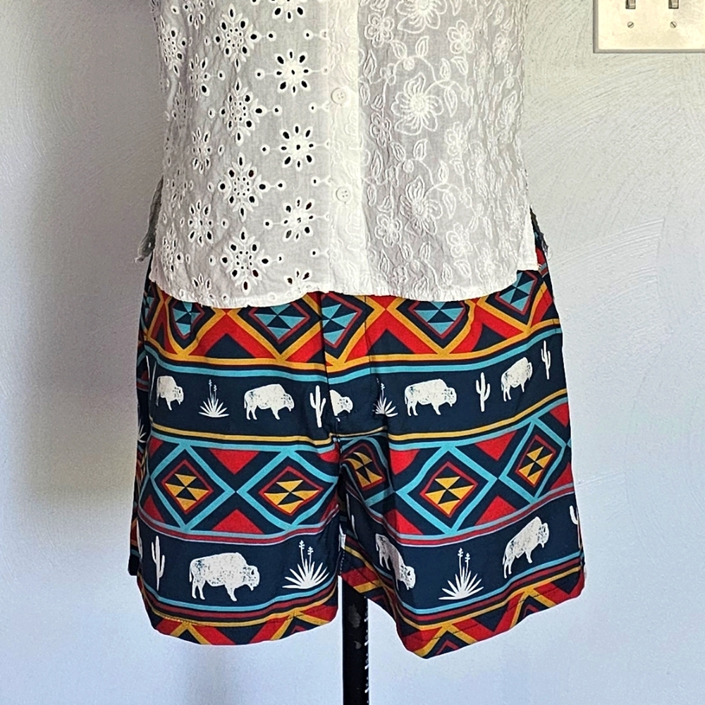 Rowdy Crowd Clothing Colorful Western Geometric Pattern Women's Shorts Size M